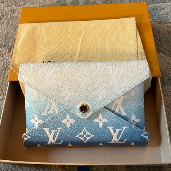 Louis Vuitton Kirigami Pouchette - Medium size only - Picture 9 of 9